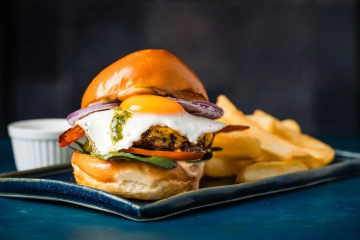 EGGCELLENT BURGER MENIU